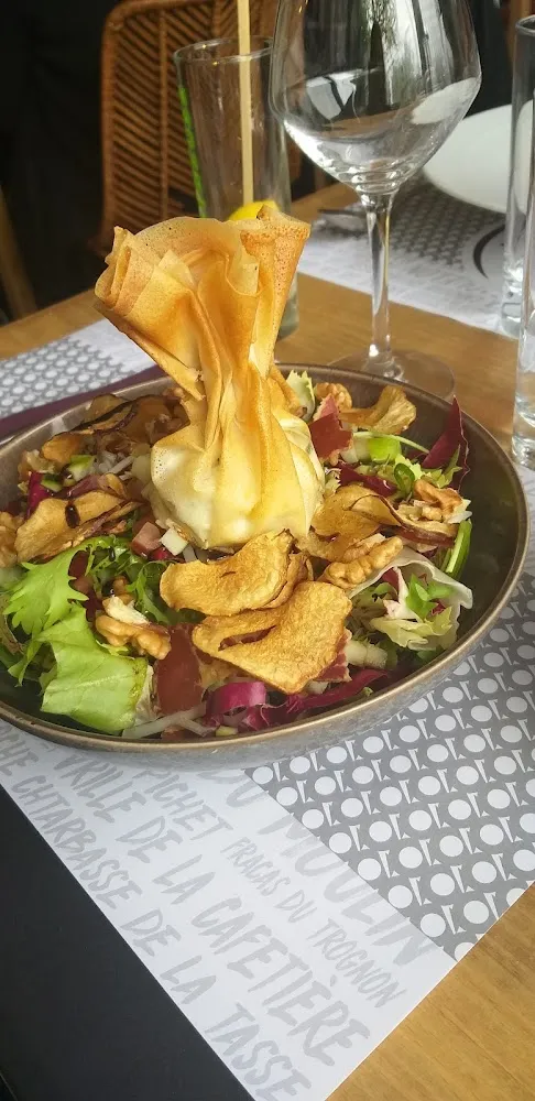 Salade Gourmande Aumôniere de Chèvre Frais Et Noix